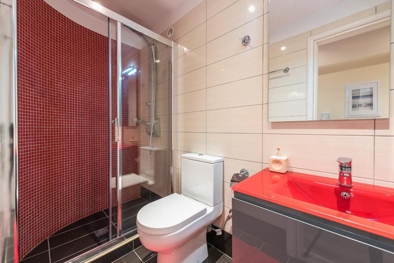 An Impressive 2 Bdr Apt In Glyfada Atény Exteriér fotografie
