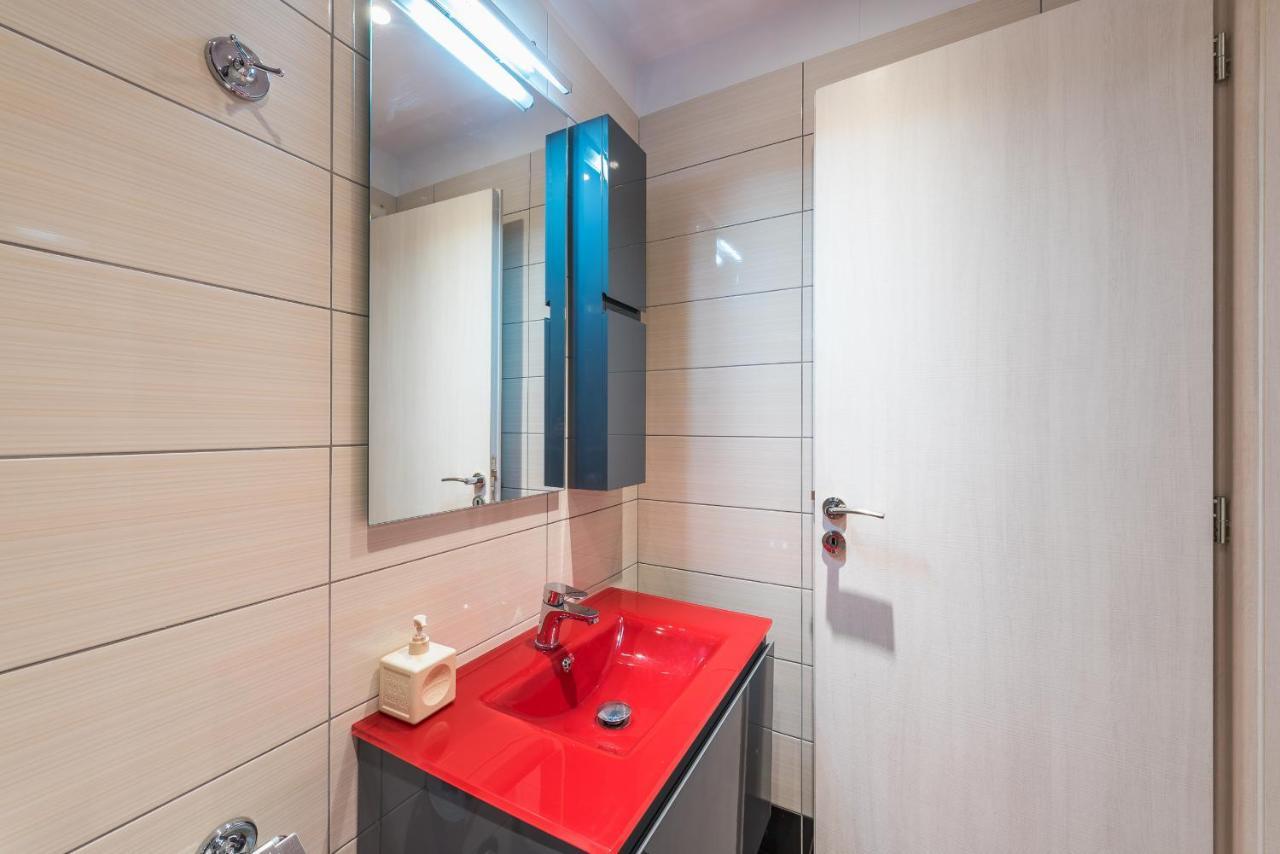 An Impressive 2 Bdr Apt In Glyfada Atény Exteriér fotografie